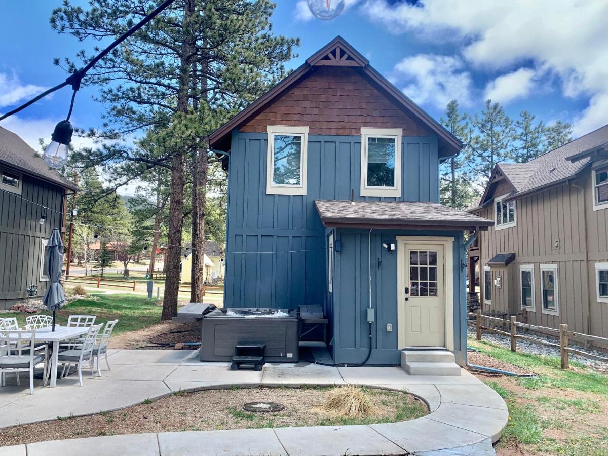Black Bear Cabin With Hot Tub وودلاند بارك المظهر الخارجي الصورة